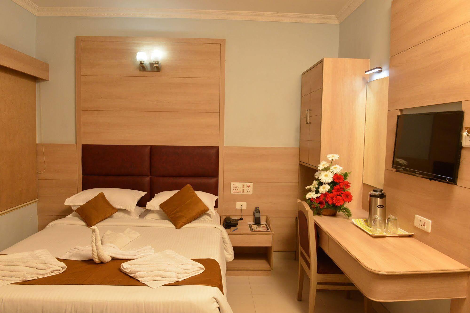 Sree Bharani Hotels Tirunelveli Exterior photo